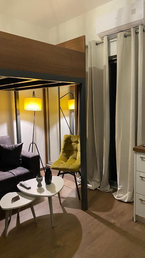 Modern Tiny House In Volos Exterior foto